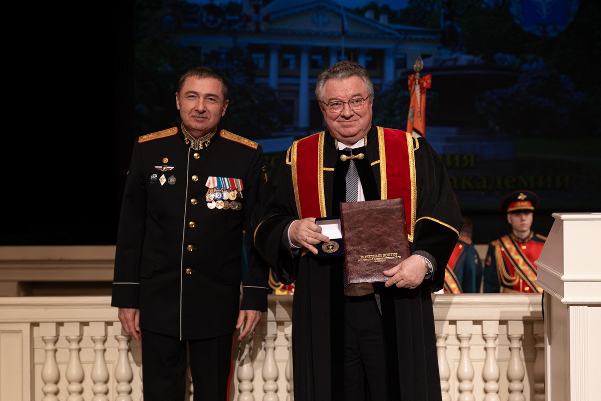 Andrei Rudskoi became Honorary Doctor of the Military Medical Academy