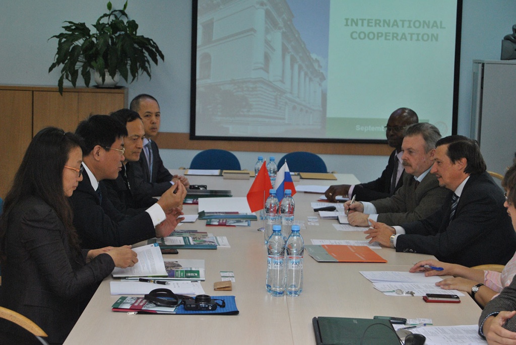 A meeting with Chinese partners