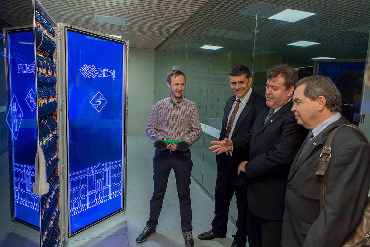 The delegation of the Parana Federal Technological University visited the SPbPU Super Computer Center 
