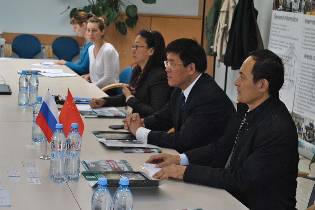 A meeting with Chinese partners