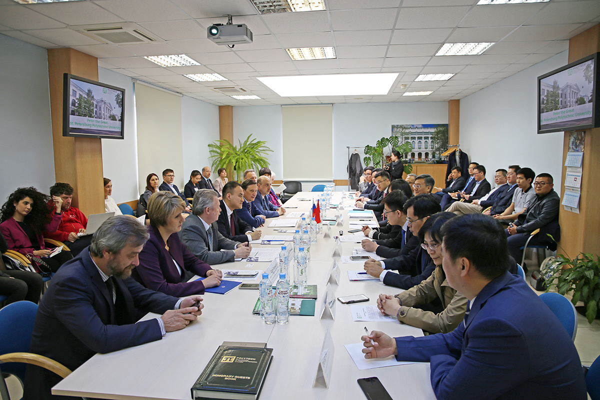 Polytechnic University and Jiangsu Province: Science and Innovation Cooperation