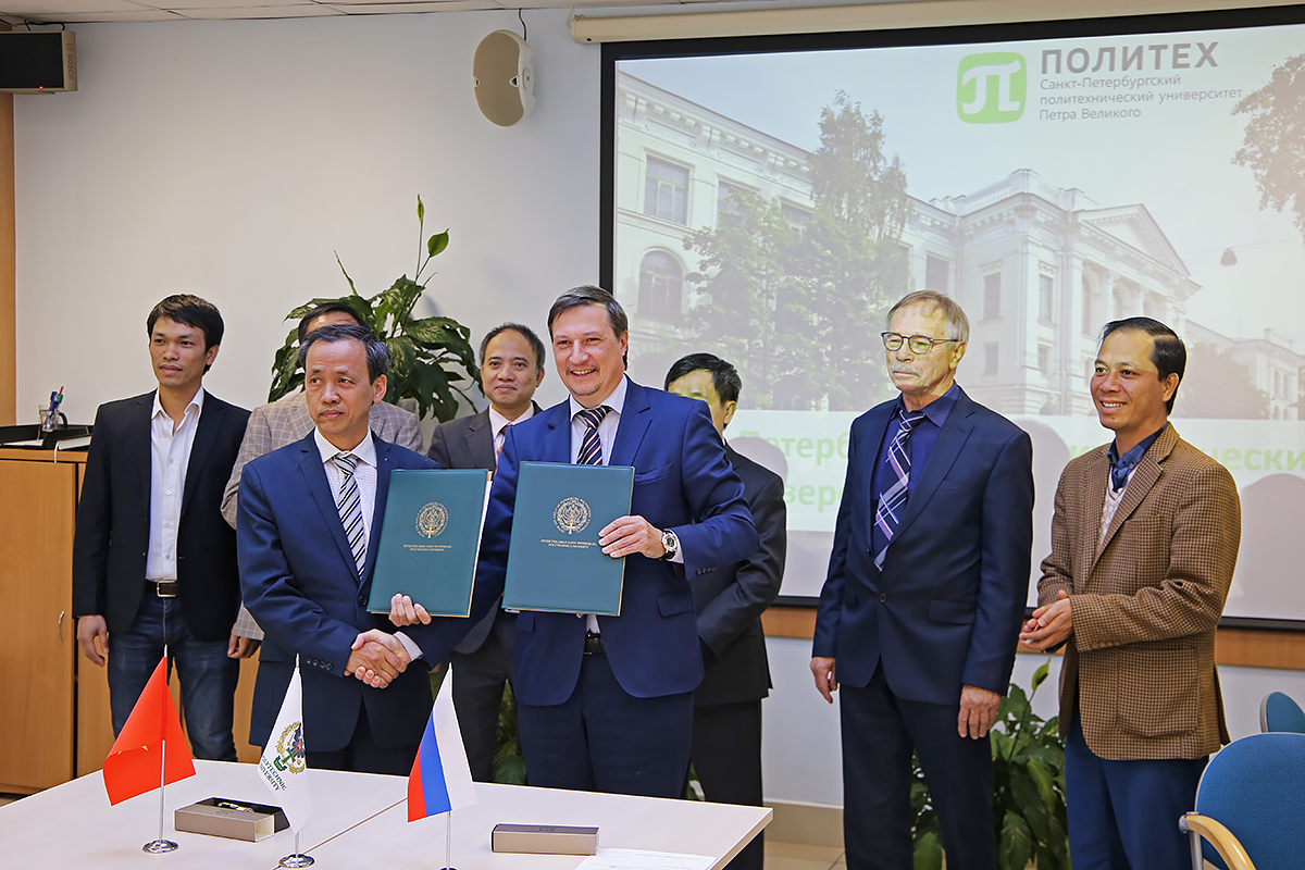 A consolidated delegation of the Ministry of Industry and Trade of Vietnam, several institutes of the Academy of Sciences and the Institute of Electronics, Informatics and Automations (VIELINA) visited Polytechnic University