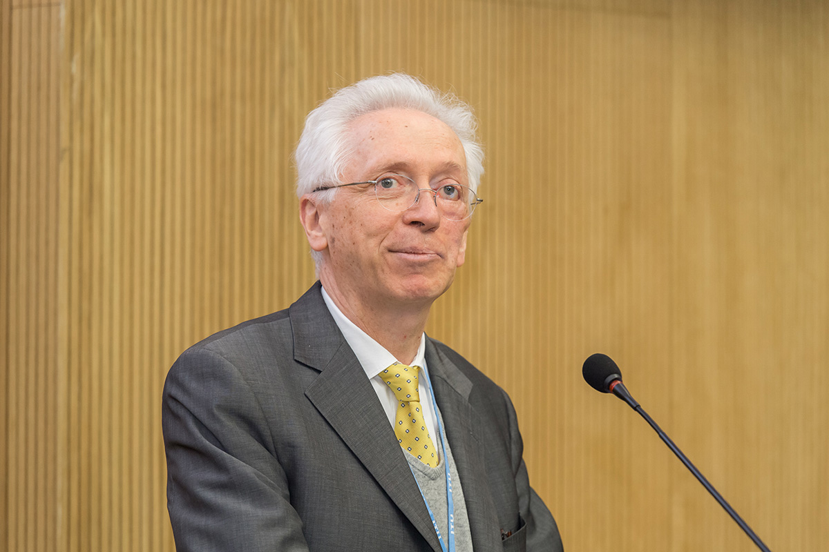 Director of the ITU Radiocommunication Bureau François Rancy singled out a number of key trends and topics of the seminar 
