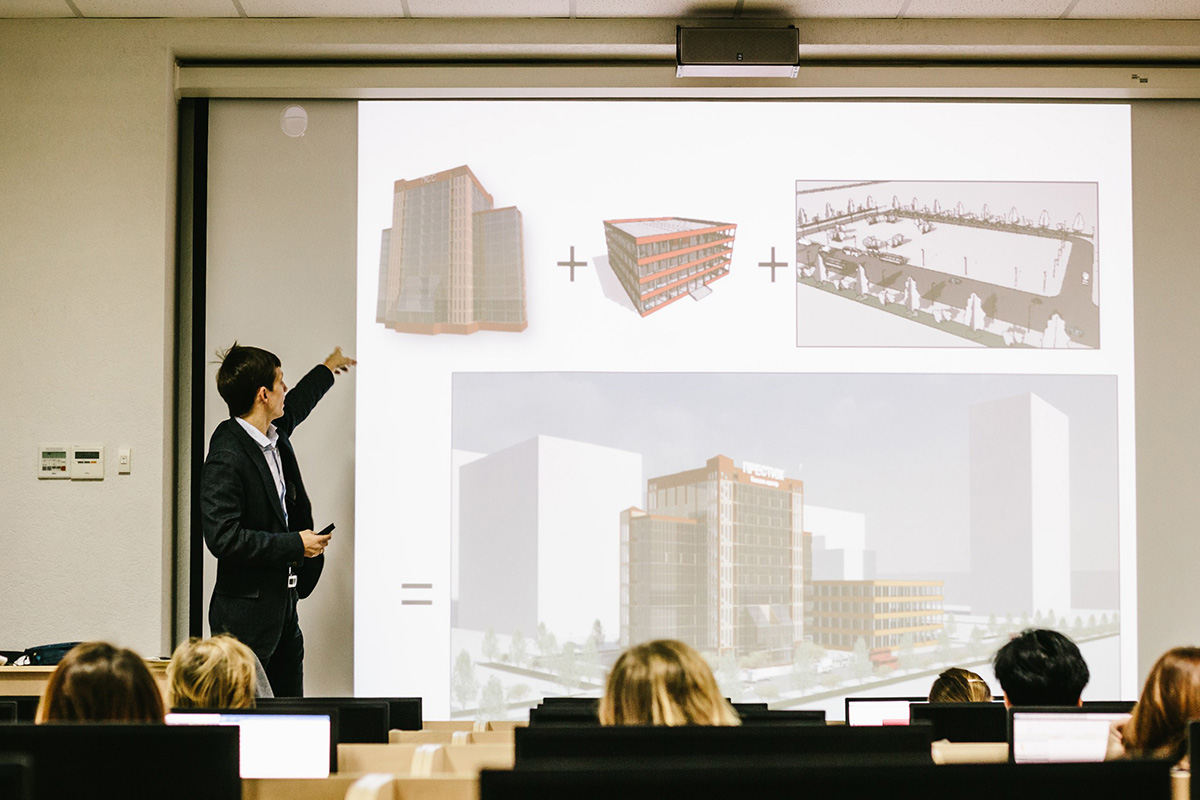 Participation in international conferences held in St. Petersburg (International conference “BIM in Construction & Architecture“ 