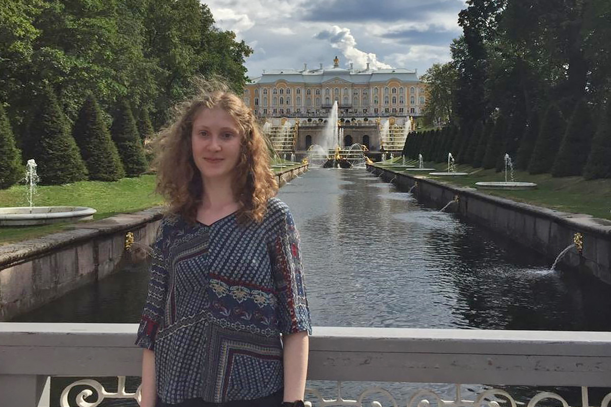 Elisabeth Lang, a student of the International Polytechnic Summer School, on a tour of Peterhof