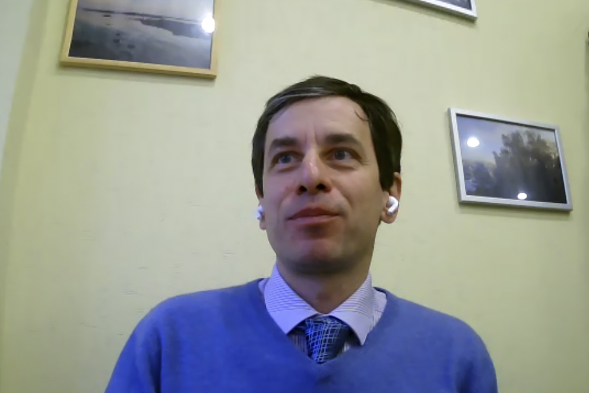 Mikhail GLAZOV, theoretical physicist and corresponding member of the Russian Academy of Sciences, devoted his presentation to spin noise in semiconductors 