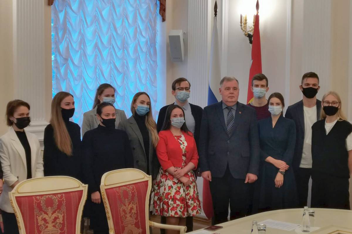 In December in Smolny the meeting of the officials from the Committee on Foreign Relations with the winners of the contest took place 