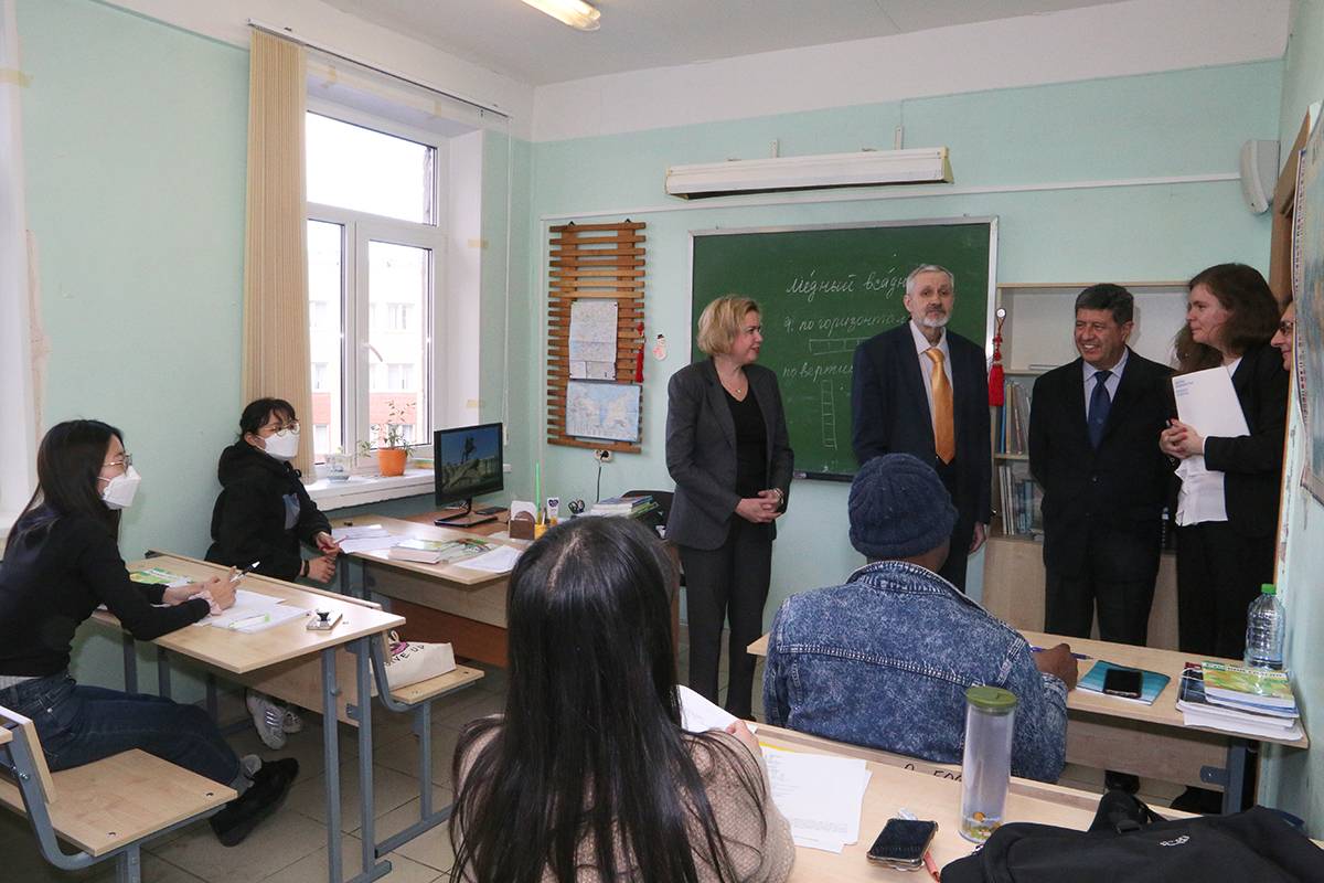 Ambassador of the Republic of Ecuador in Moscow Sr. Juan Fernando Holguín Flores and Honorary Consul of the Republic of Ecuador in St. Petersburg Sergei Voronkov were introduced to the infrastructure of the International campus of St. Petersburg State Polytechnic University 