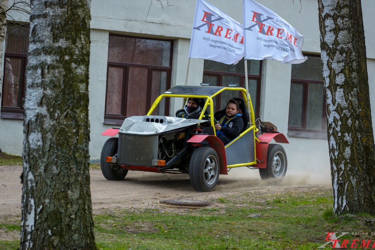 Linur Guilfanov on the student’s buggy