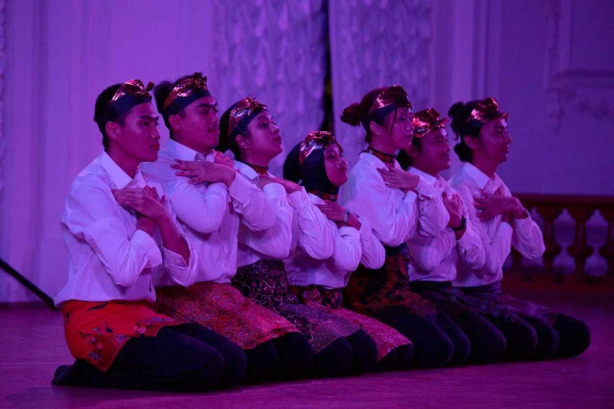 Polytechnic University students performed an Indonesian national dance A group of SPbPU students presented the culture of Vietnam. 