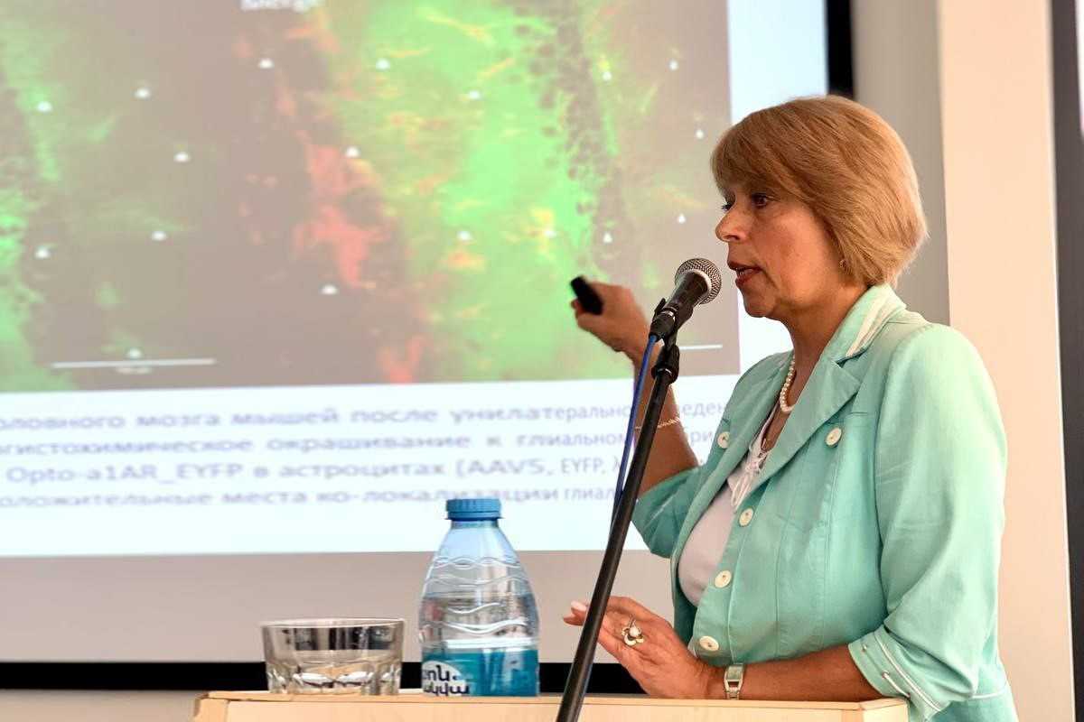 Olga Vlasova, Director of the Graduate School of Biomedical Systems and Technologies, IBS&B, SPbPU, delivered a lecture to RAU students 