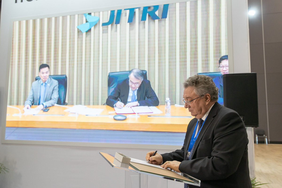 An agreement with the Jiangsu Industrial Technology Research Institute was signed via video conference.