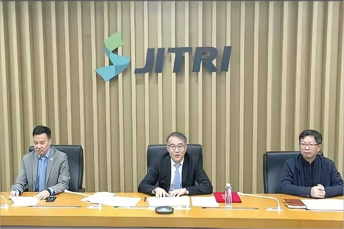 The signing ceremony of the agreement between SPbPU and JITRI took place online during the 4th BRICS+ International Municipal Forum 