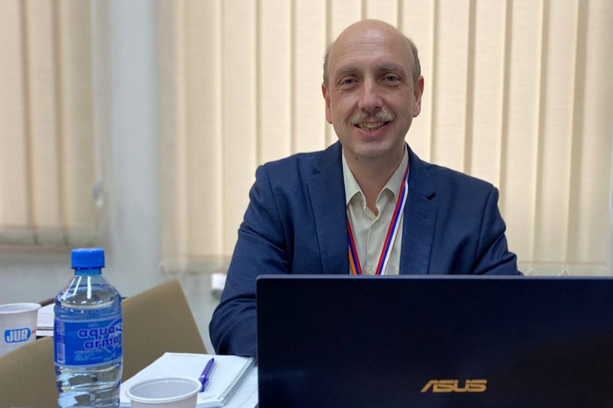 Nikita Golovin moderated the session “Innovative cooperation as a factor of economic modernization”
