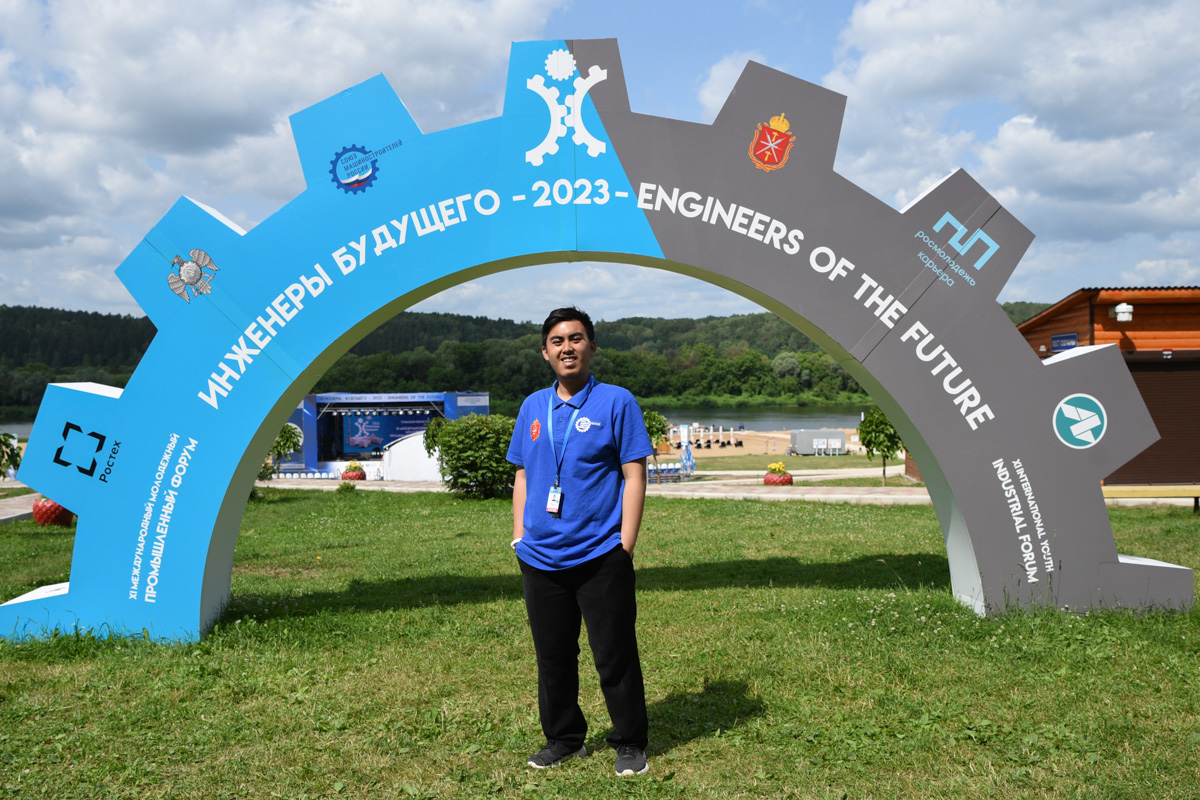 2nd year Master's degree student of the Graduate School of Physics and Materials Technology of IMEM&T, Indonesian citizen Imanullah Teguh 2nd year Master's degree student of the Graduate School of Physics and Materials Technology of IMEM&T, Indonesian citizen Imanullah Teguh