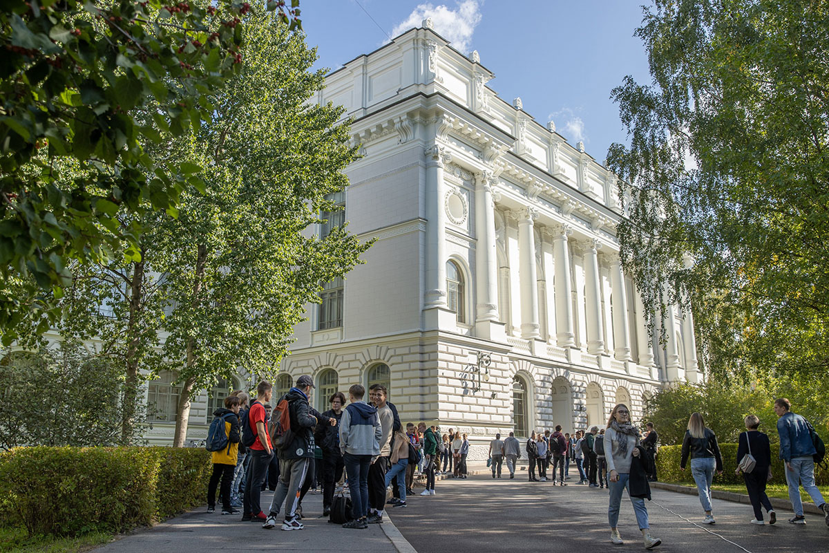 The Polytechnic University is happy to welcome students 