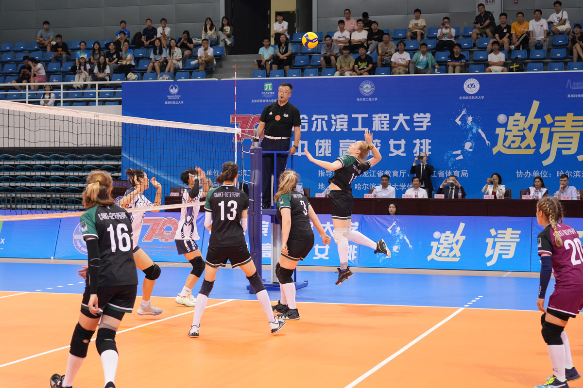 Polytechnic Women’s Volleyball Team won silver medals