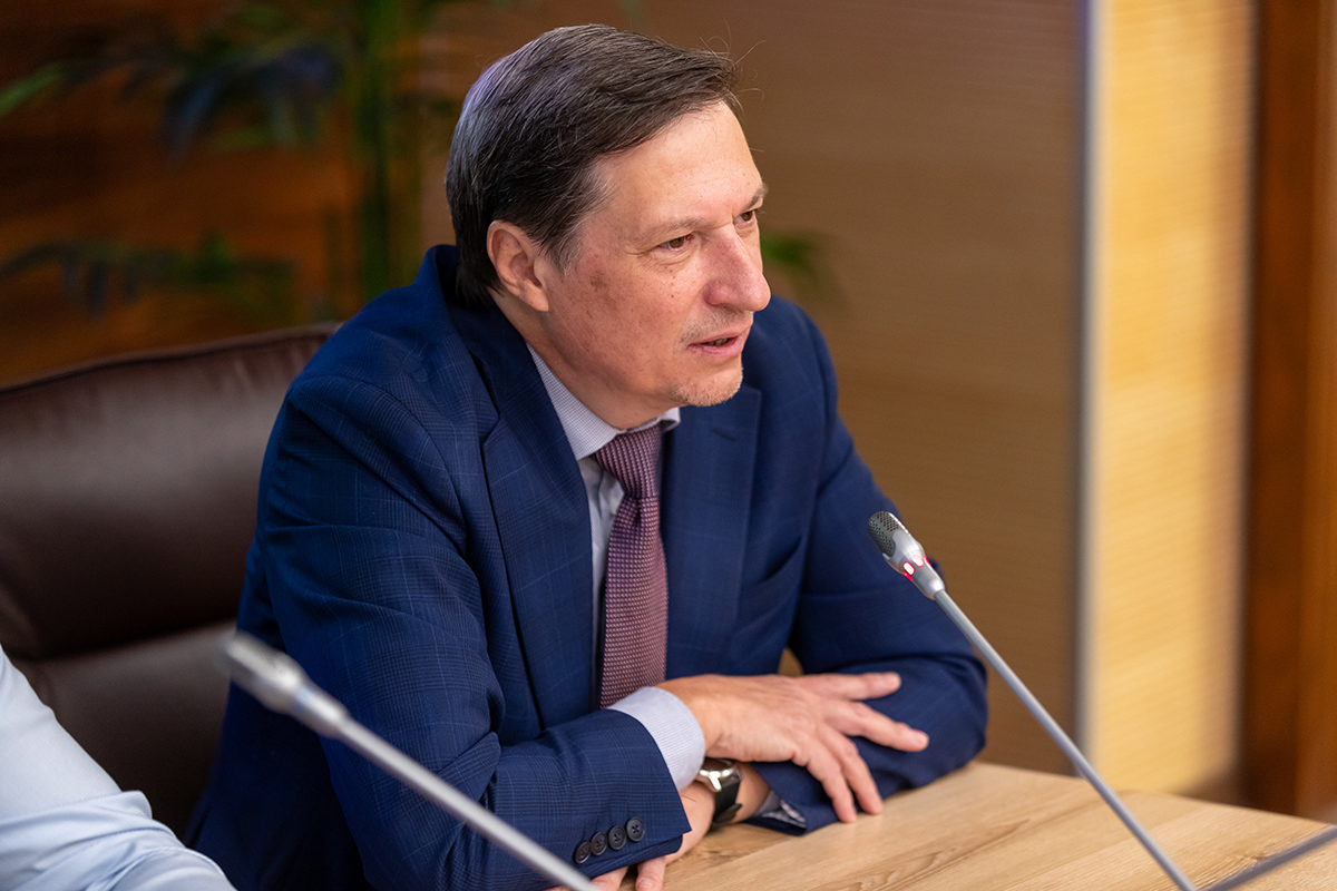 Dmitry Arsenyev, Vice-Rector for International Relations, at the opening of the conference 