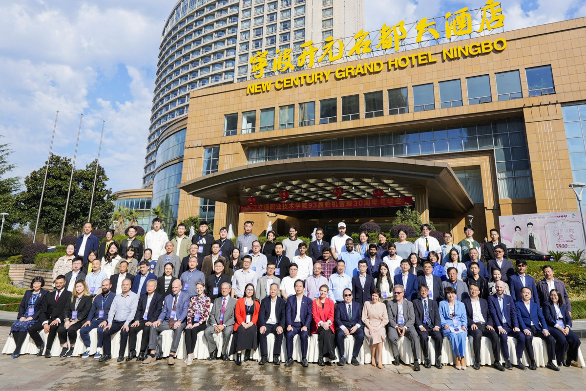 Polytechnic participated in a large-scale forum in China