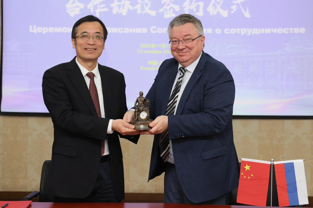 St. Petersburg Branch of the RAS concluded an agreement with colleagues from Shanghai