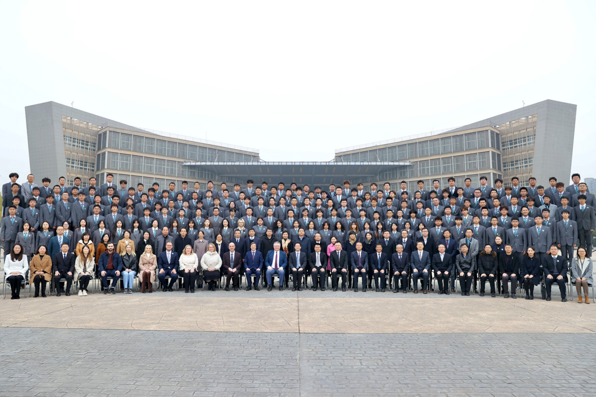 The first students of the Joint Polytechnic Institute