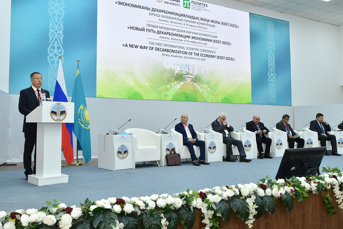 Rector of Al-Farabi Kazakh National University Zhanseit Tuimebayev (on the podium) Rector of Al-Farabi Kazakh National University Zhanseit Tuimebayev (on the podium)