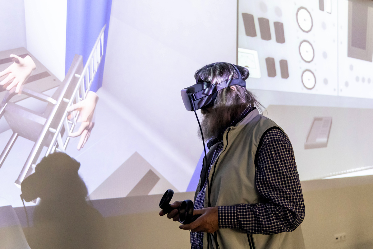Demonstration of the interactive VR-version of the gondola