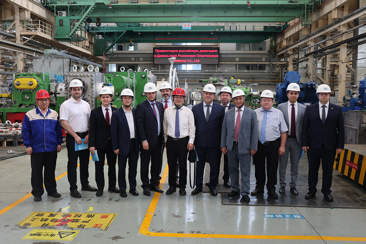 Delegation of SPbPU and Ak Bars visited Dalian Machine Building Corporation 