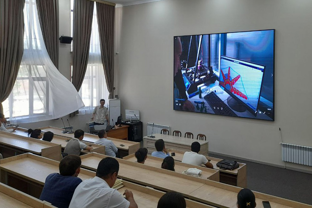 At the meeting of Maxim Vinnichenko with representatives of the Institute of Engineering Physics At the meeting of Maxim Vinnichenko with representatives of the Institute of Engineering Physics