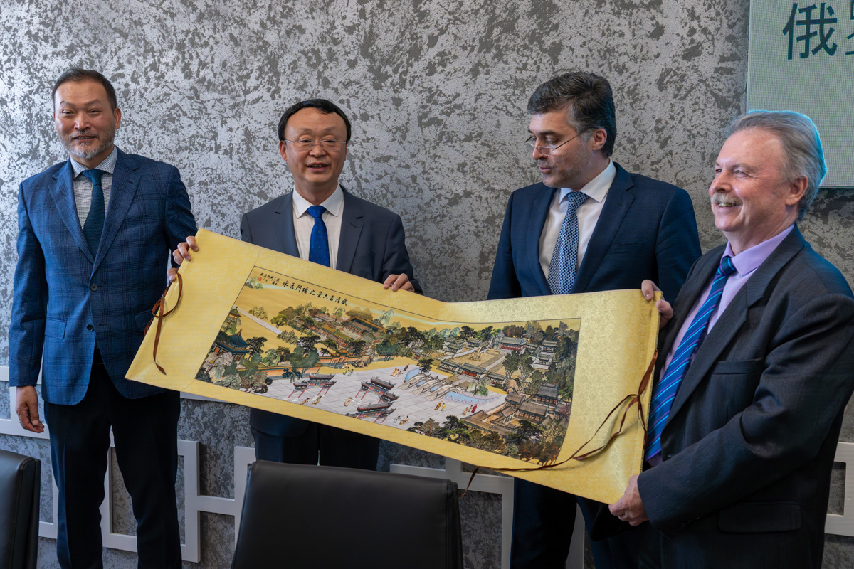 Kalininsky District Administration held a meeting with a delegation of the municipal government of Tianjin, PRC Kalininsky District Administration held a meeting with a delegation of the municipal government of Tianjin, PRC