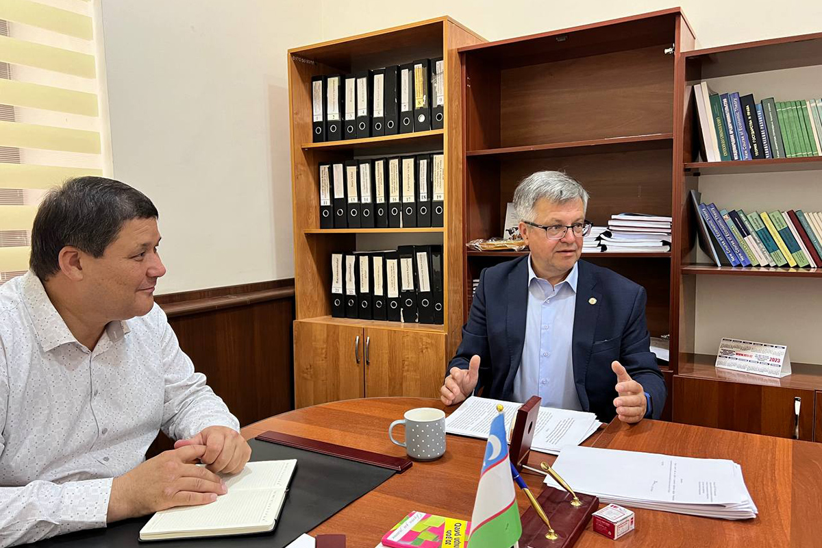 At the meeting with the leadership of the Institute of Human Resources Management and Municipal Development of SamSU. At the meeting with the leadership of the Institute of Human Resources Management and Municipal Development of SamSU.