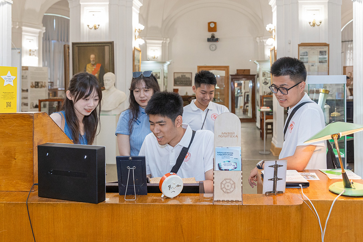 Chinese get acquainted with the history of SPbPU Chinese get acquainted with the history of SPbPU