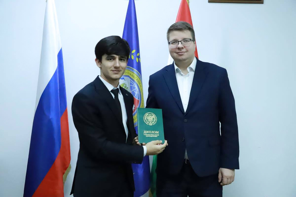 Nikolay Snegiryov handed out professional retraining diplomas Nikolay Snegiryov handed out professional retraining diplomas