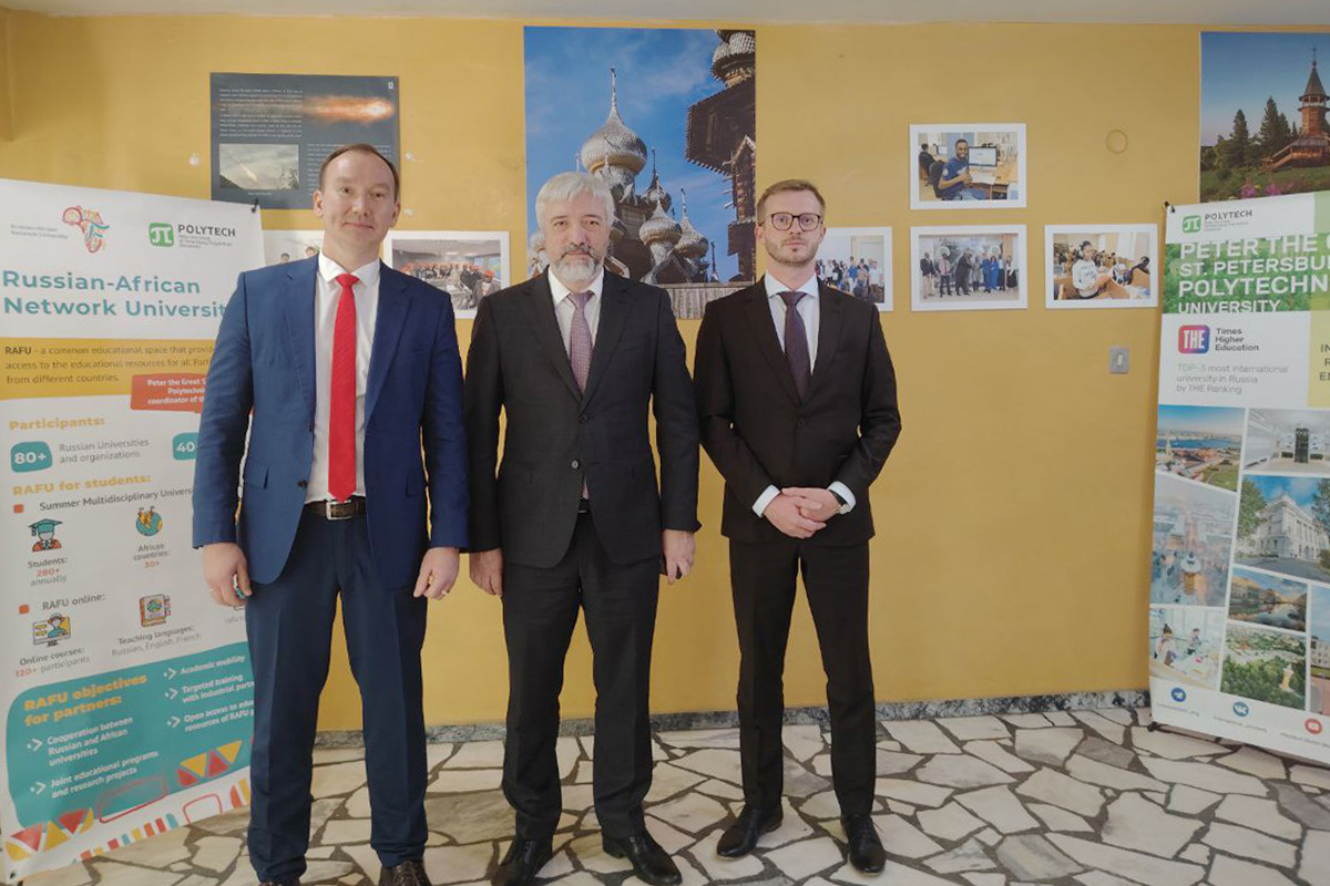 Maxim Zalyvsky, Evgeny Primakov and Vladimir Golovachev Maxim Zalyvsky, Evgeny Primakov and Vladimir Golovachev