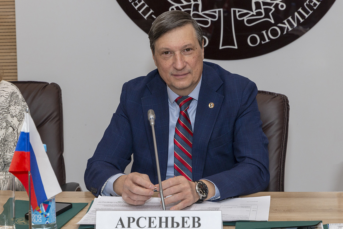 Dmitry Arseniev, vice-rector for international affairs, welcomed the future students of SPbPU Dmitry Arseniev, vice-rector for international affairs, welcomed the future students of SPbPU