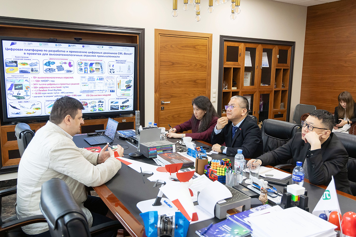 The delegation visited the World Class Science Center The delegation visited the World Class Science Center