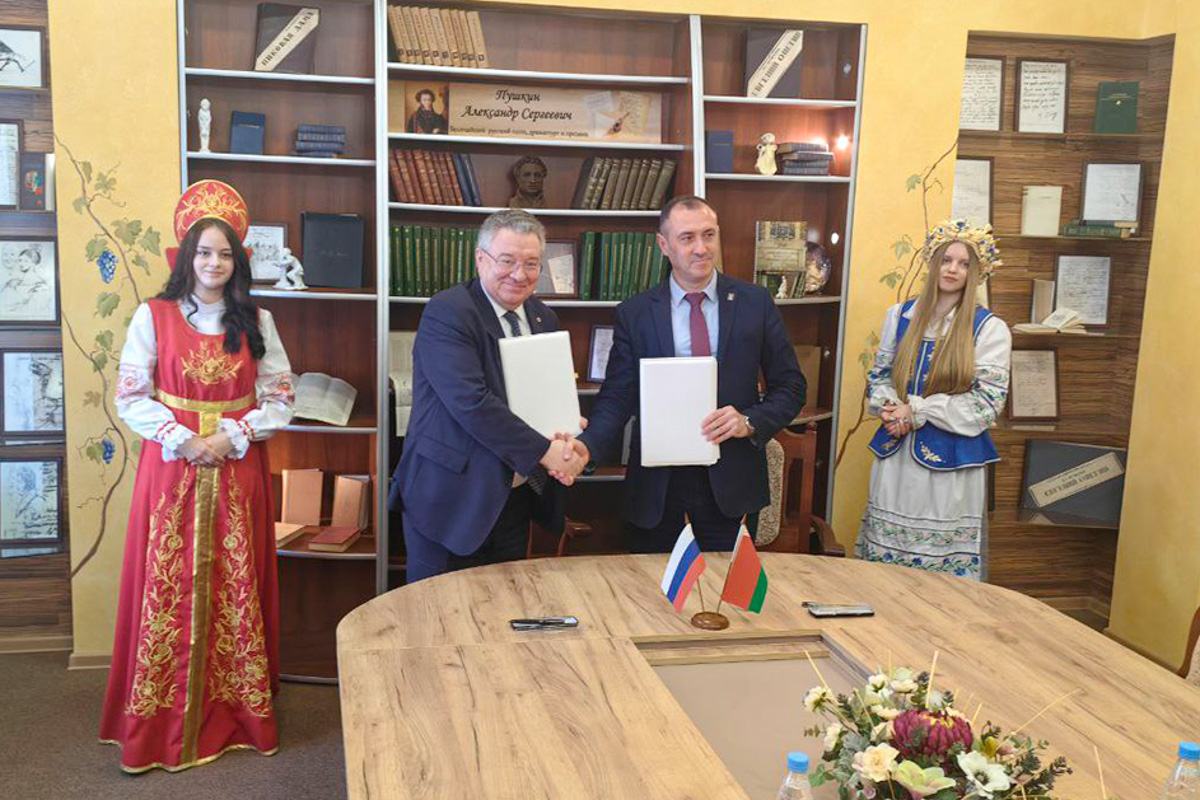 Signing an agreement on the launch of a unique joint networked bachelor’s degree program
