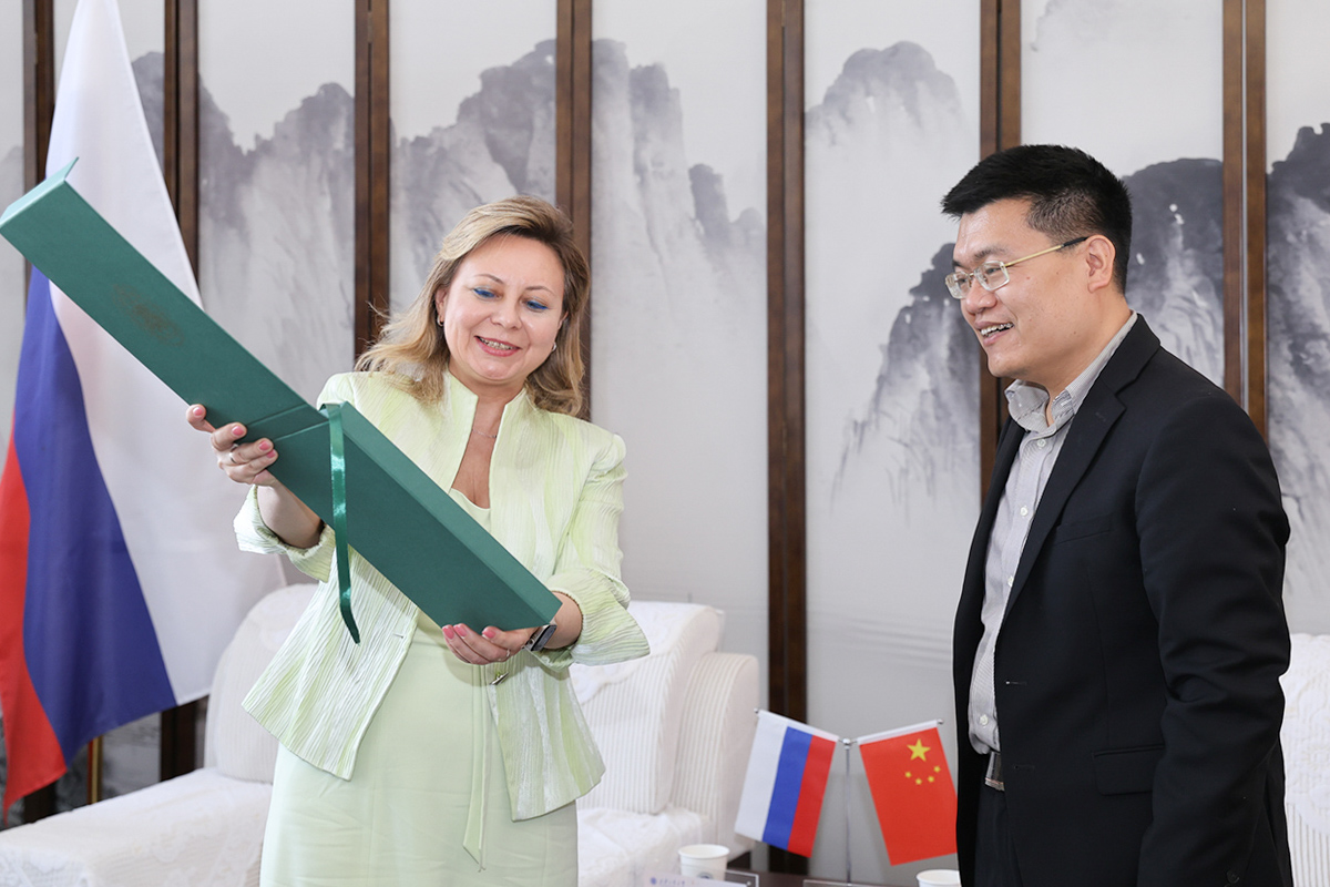 Ludmila Pankova delivered congratulations from Rector of SPbPU Andrei Rudskoi Ludmila Pankova delivered congratulations from Rector of SPbPU Andrei Rudskoi