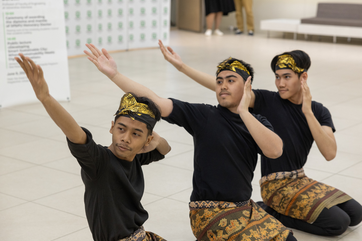 Ratoh Jaroe dance Ratoh Jaroe dance