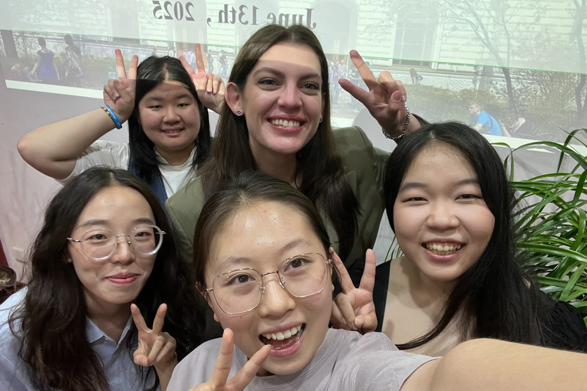Daria Krasnova with Chinese graduates Daria Krasnova with Chinese graduates