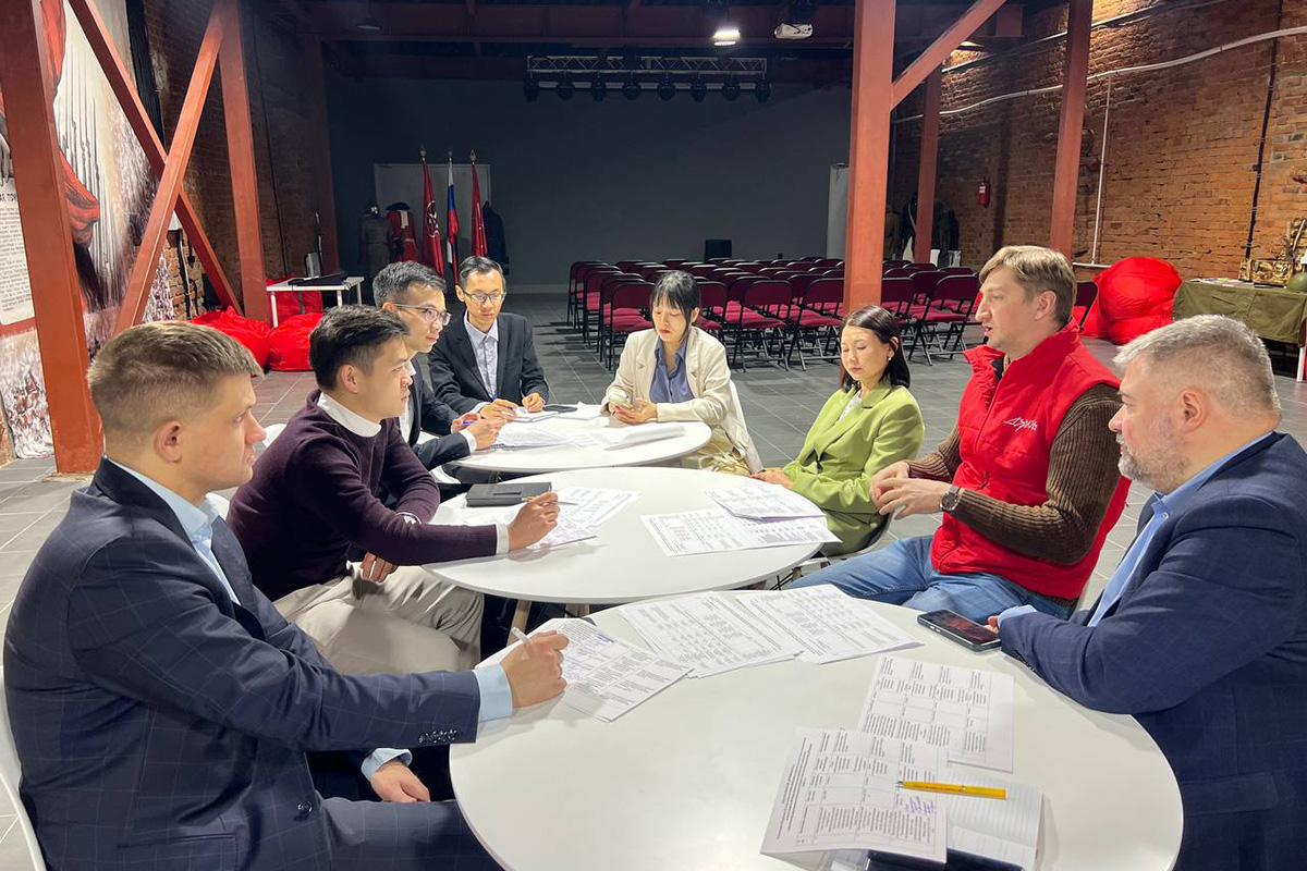 Do The Manh was the chairman of the Association of Vietnamese Students in St. Petersburg 