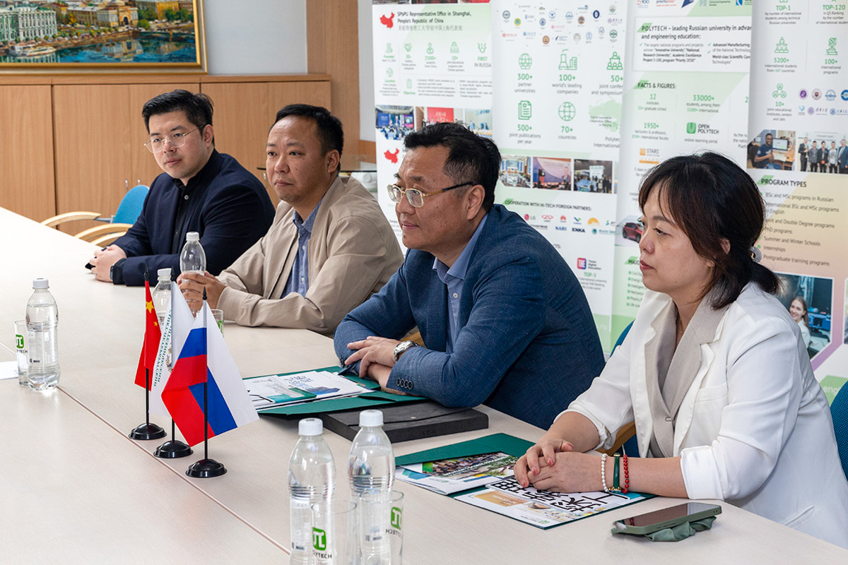During the meeting, the parties discussed the expansion of academic mobility programs