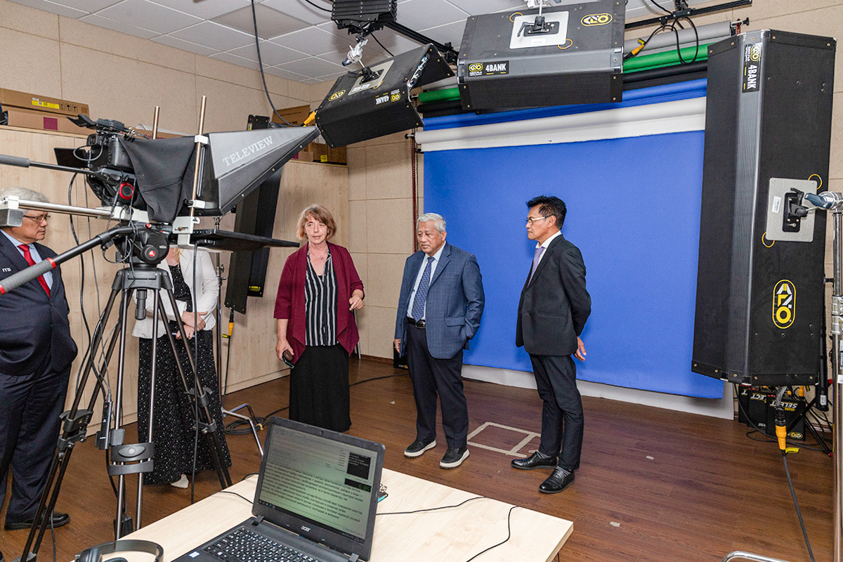 The topic of online education had a special place in the negotiations 