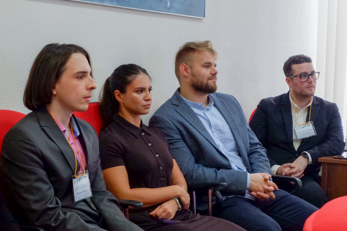 The postgraduate students of the ISEC actively participated in the discussions