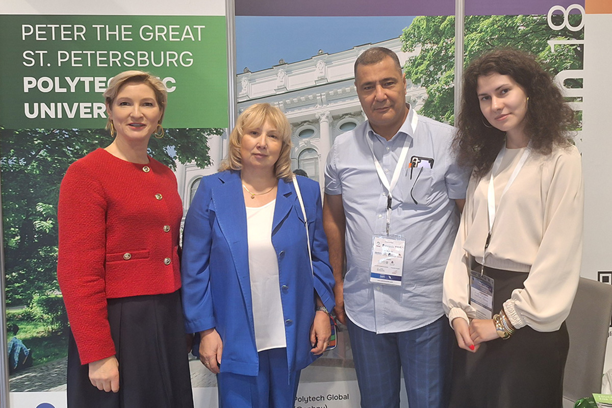 Ambassador Extraordinary and Plenipotentiary of the Russian Federation and the head of the partner house visited the SPbPU’s booth 