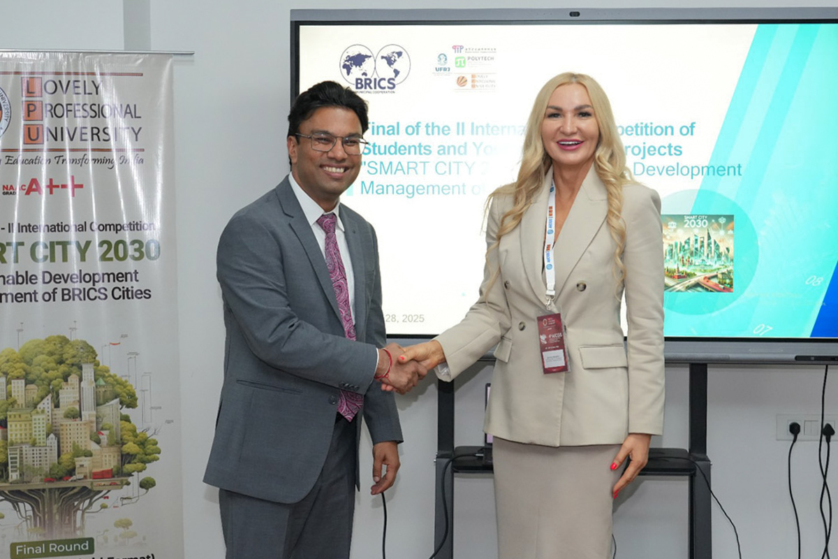LPU Vice President Aman Mittai and Associate Professor of the Higher School of Economics Olga Ergunova 