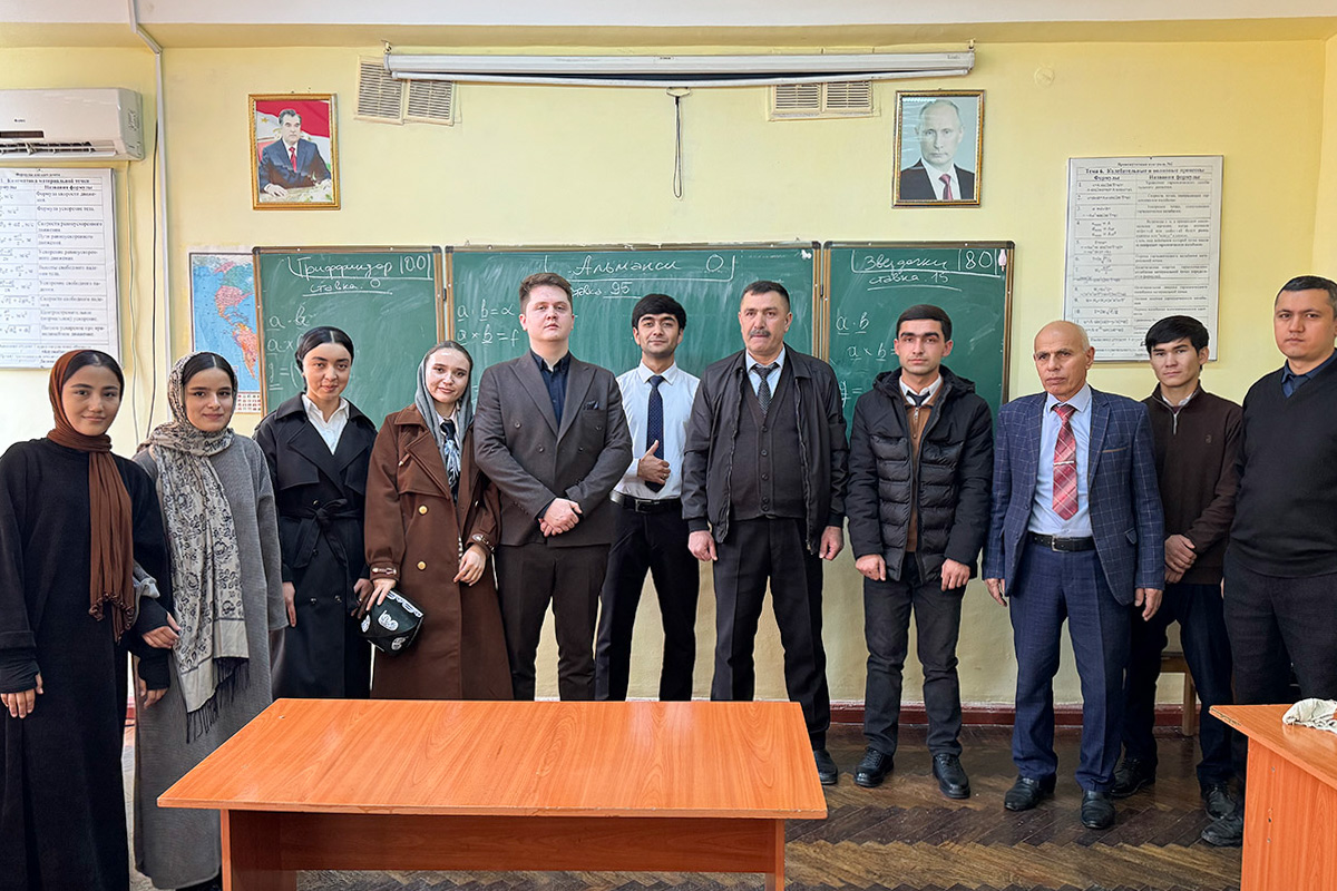 Classes in the "Continuum Mechanics" discipline were conducted by Maxim Lobachev.