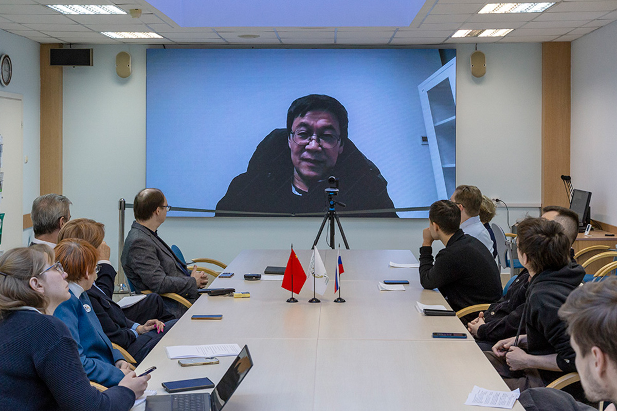 Professor Zhengping JIA, School of Life Sciences and Technology, Southeast University 