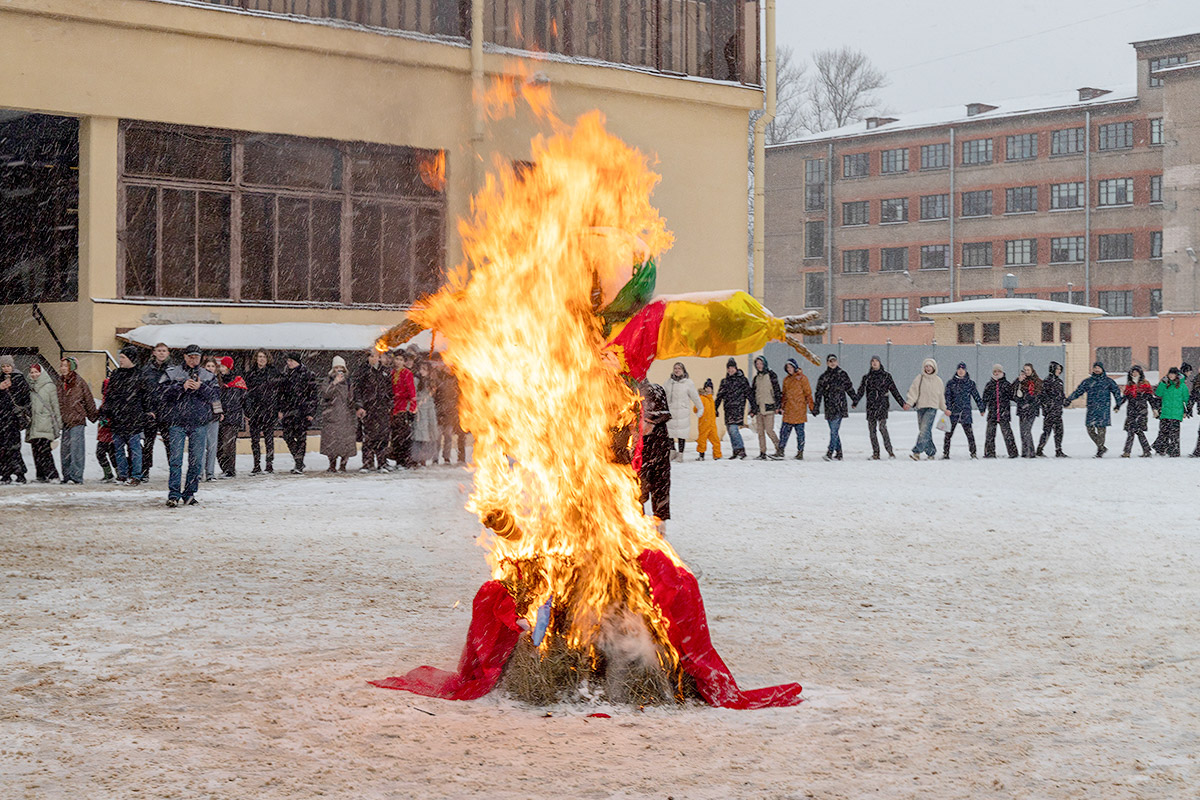 The festivities ended with the traditional burning of an effigy of Maslenitsa in a large, friendly round dance.