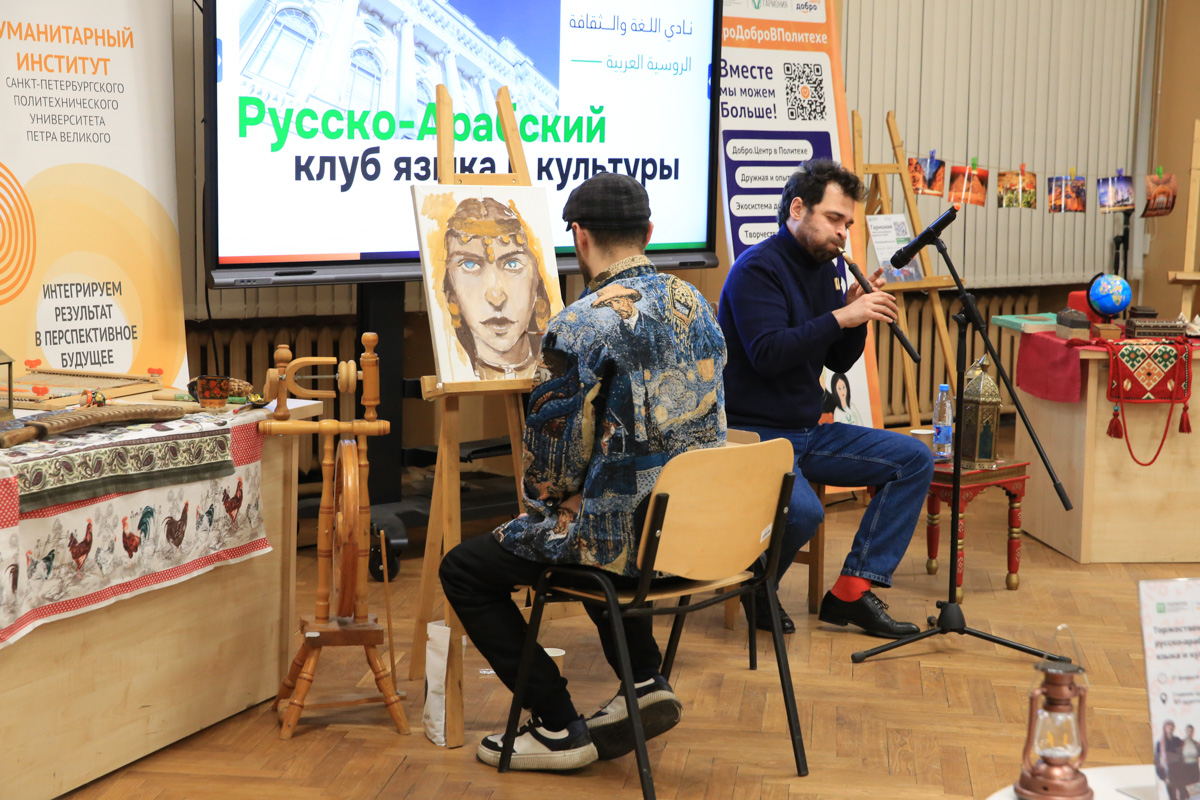 The musical accompaniment was provided by the famous musician Argishti, and the performance of the Iraqi artist Mustafa Akram continued the cultural part.